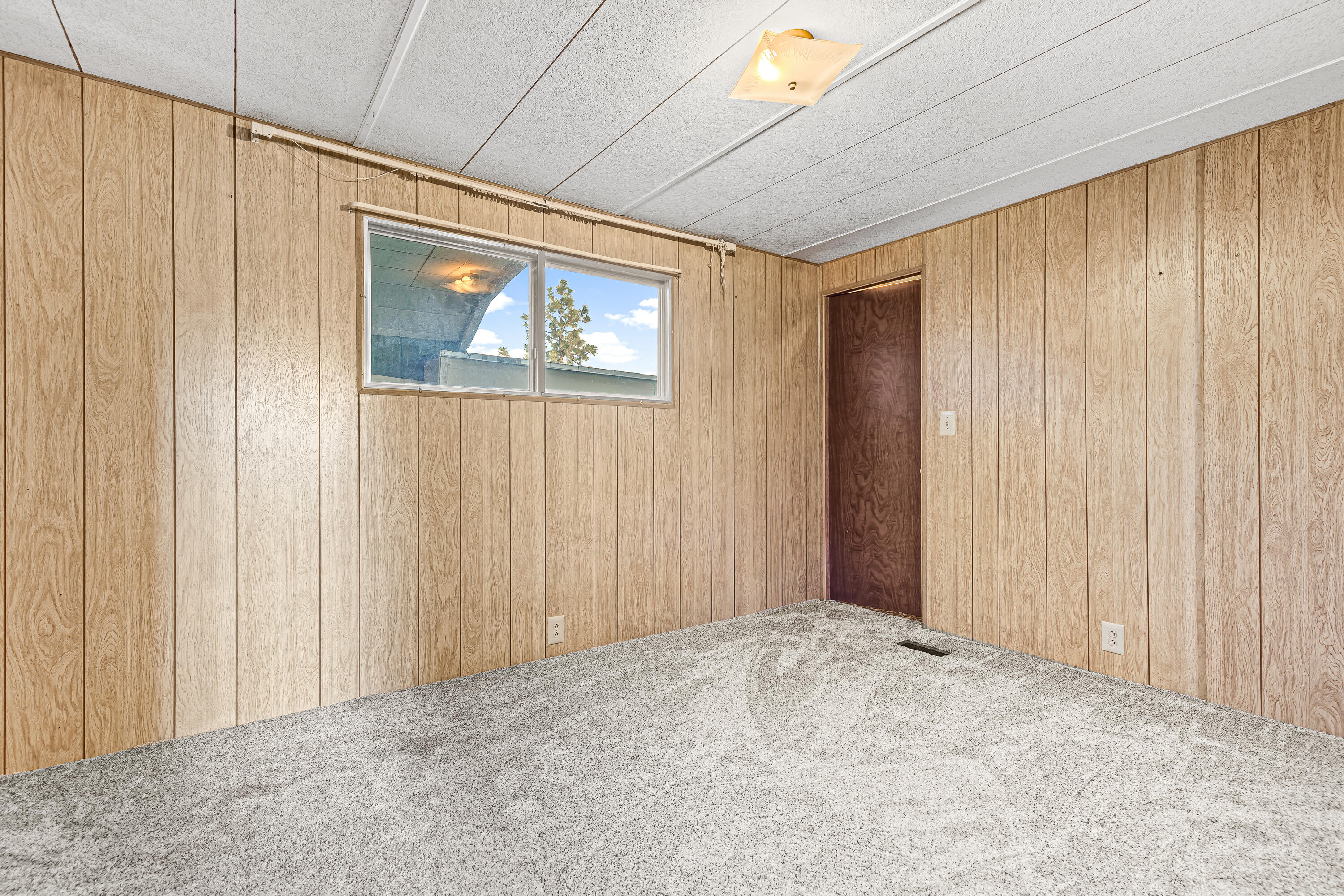 421 Stevens Road, Unit 21 Eagle Point, OR 97524 - Photo 13 of 25 9R9A2438