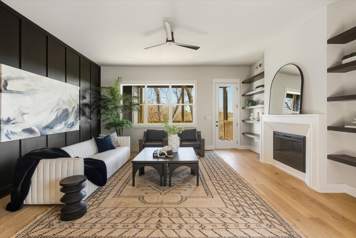 1902 3rd Avenue North, Unit B Nashville, TN 37208 - Photo 16 of 47 a living room with furniture and fireplace