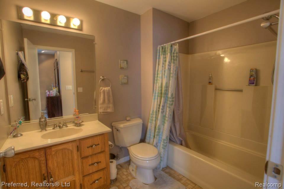 659 Worthington Road Canton, MI 48188 - Photo 21 of 32 1653637_744069765611223_897022286_n.jpg