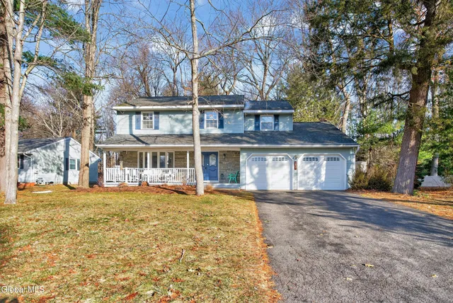 $489,900 | 3011 Williamsburg Drive, Guilderland, NY 12303