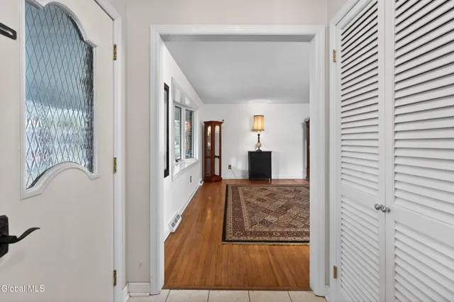 $489,900 | 3011 Williamsburg Drive, Guilderland, NY 12303