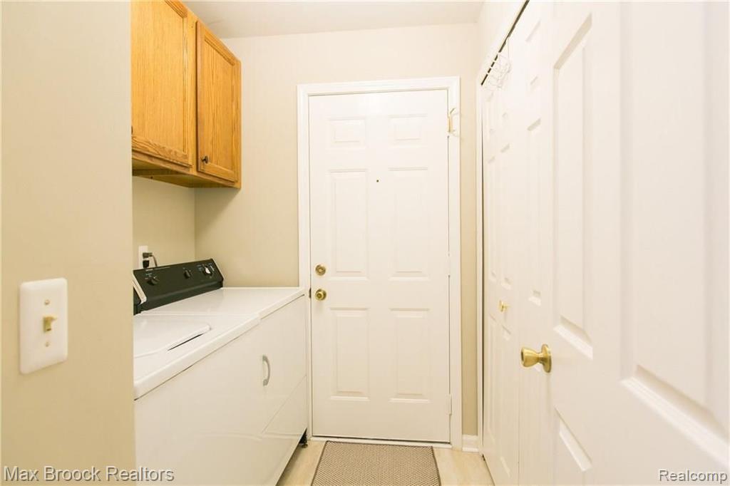 1655 Huntington Park Rochester Hills, MI 48309 - Photo 22 of 40
