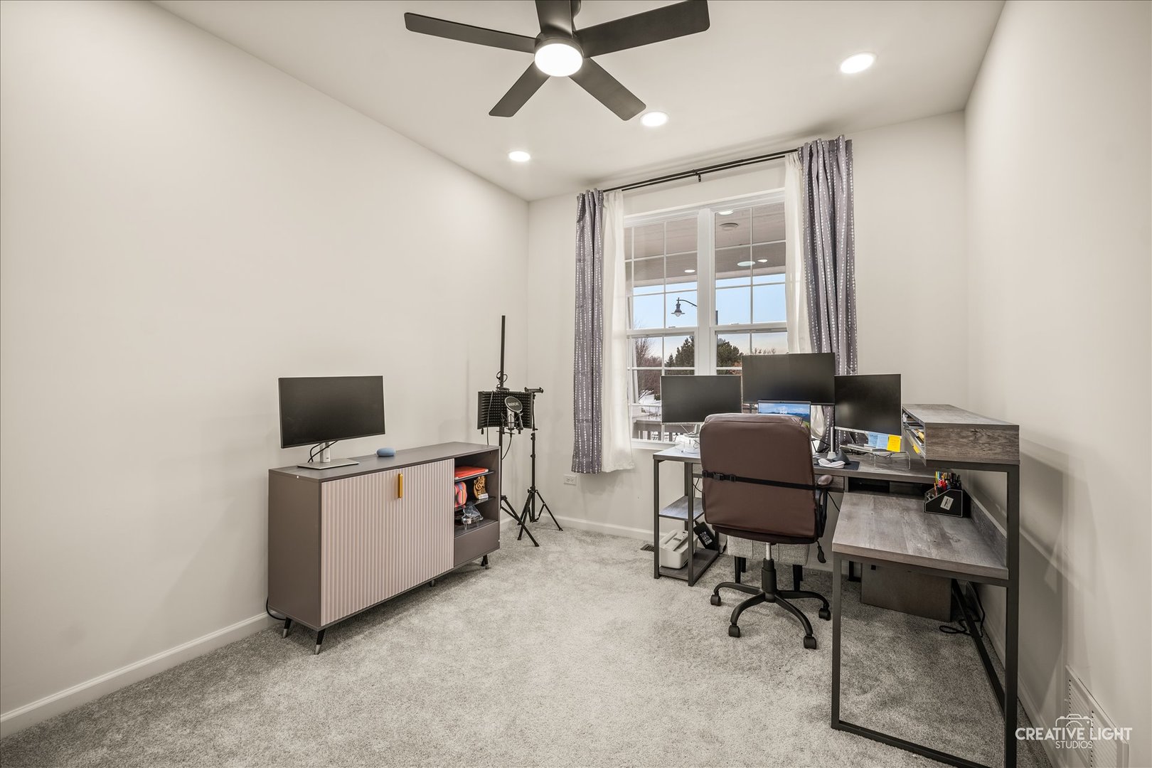 3667 Peregrine Way Elgin, IL 60124 - Photo 5 of 35 a view of a workspace with furniture