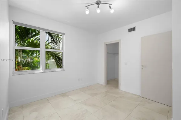 $5,000 | 7918 Harbor Island Drive, Unit 311, North Bay Village, FL 33141