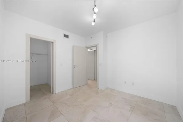 $5,000 | 7918 Harbor Island Drive, Unit 311, North Bay Village, FL 33141