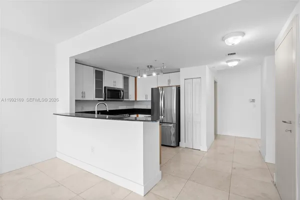 $5,000 | 7918 Harbor Island Drive, Unit 311, North Bay Village, FL 33141