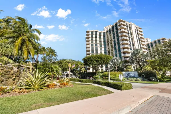 a view of a multi story building