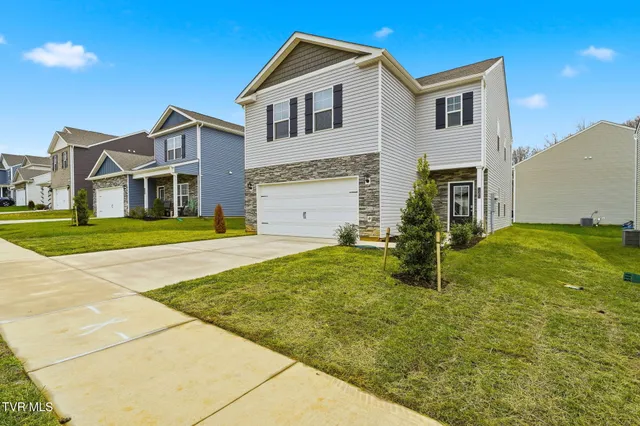 $348,100 | 1905 Fox Meadows Circle, Bluff City, TN 37618