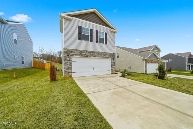 $348,100 | 1905 Fox Meadows Circle, Bluff City, TN 37618