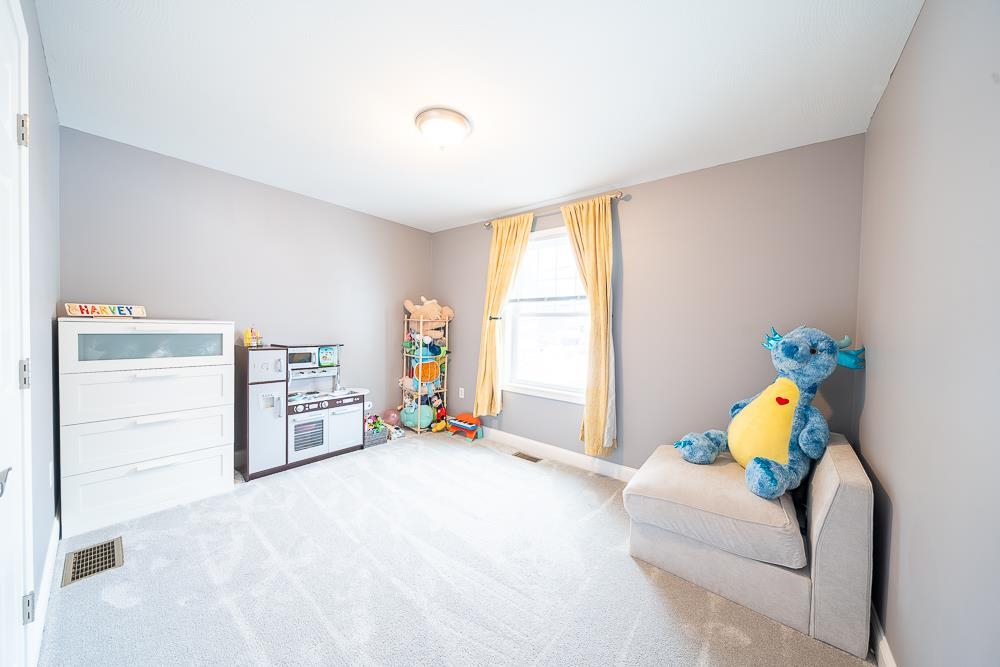 585 Bodwell Road Manchester, NH 03109 - Photo 12 of 30