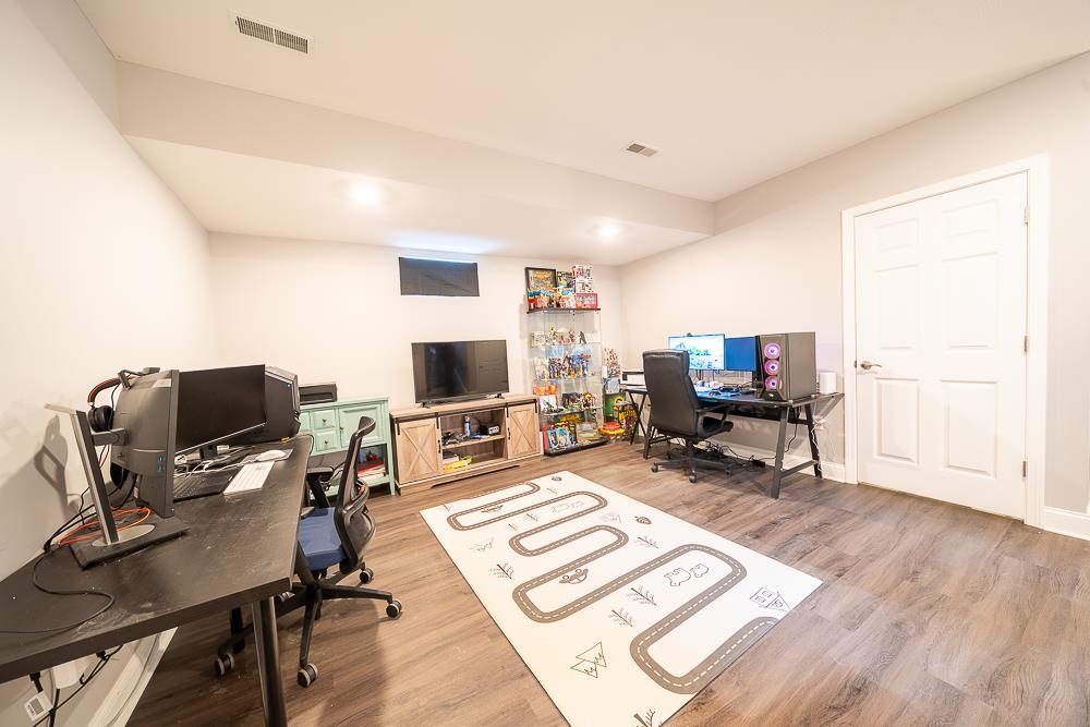 585 Bodwell Road Manchester, NH 03109 - Photo 16 of 30