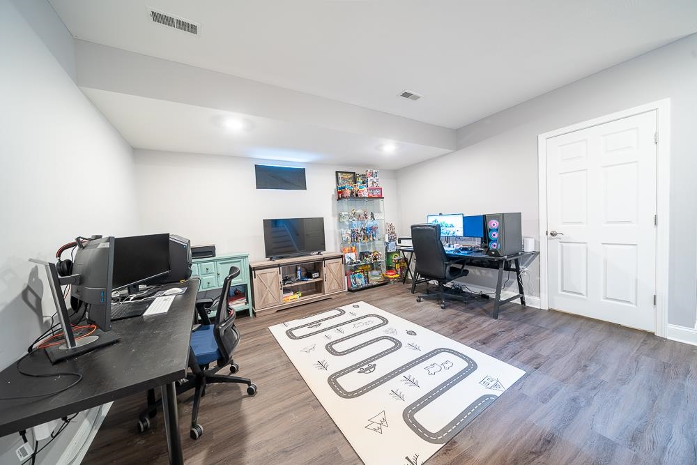 585 Bodwell Road Manchester, NH 03109 - Photo 21 of 30