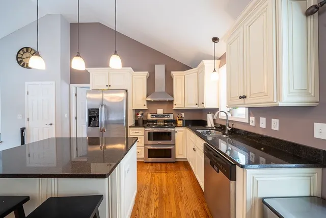 $535,000 | 585 Bodwell Road, Manchester, NH 03109