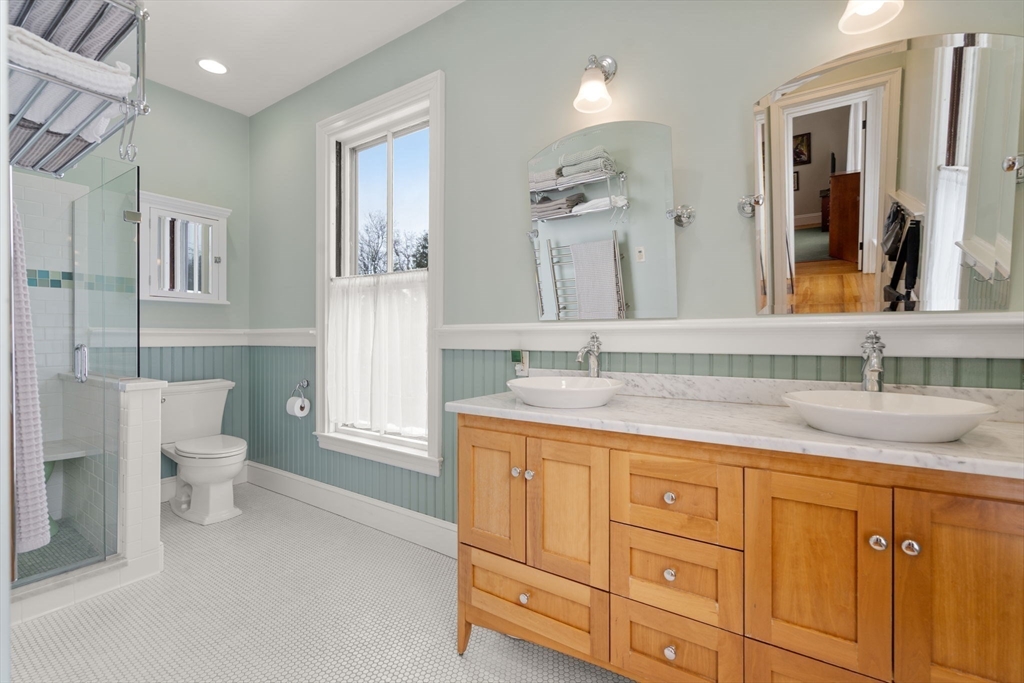 327 Franklin Street Newton, MA 02458 - Photo 15 of 37