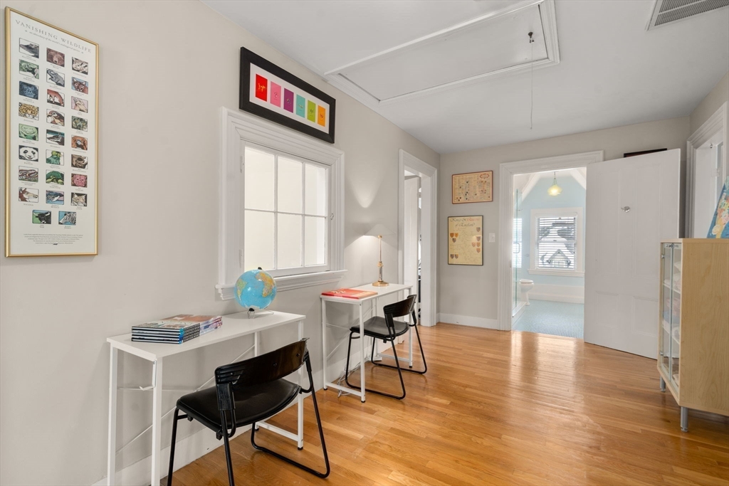 327 Franklin Street Newton, MA 02458 - Photo 21 of 37