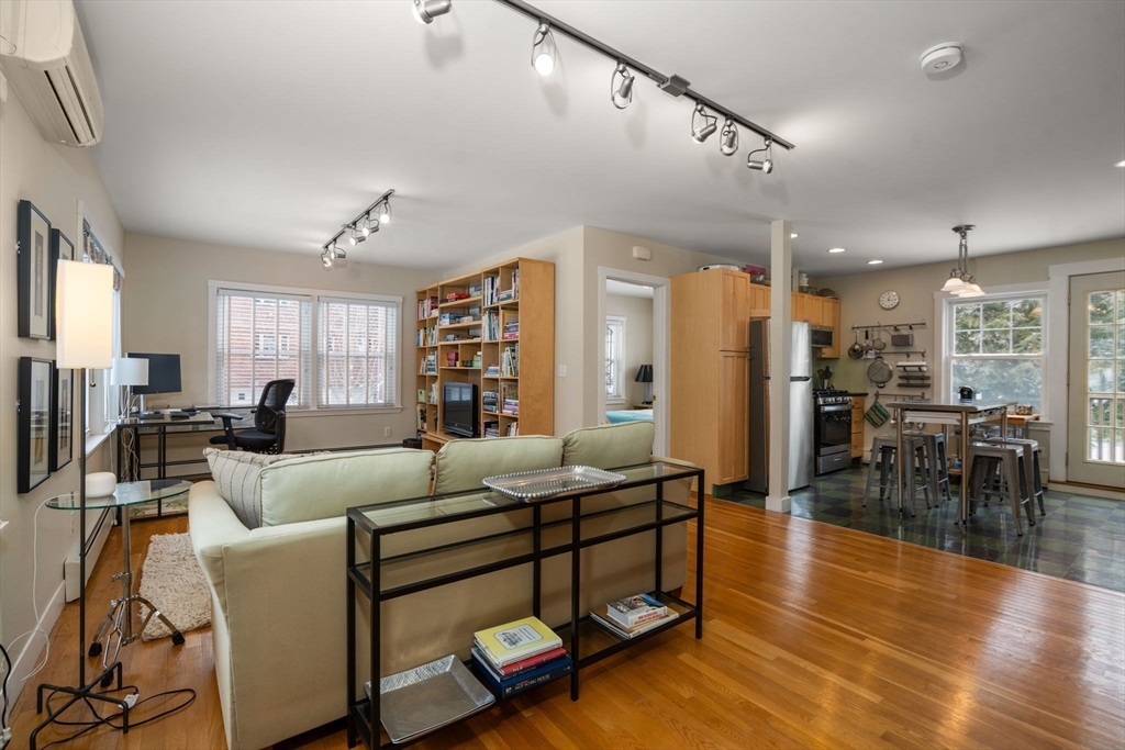 327 Franklin Street Newton, MA 02458 - Photo 26 of 37