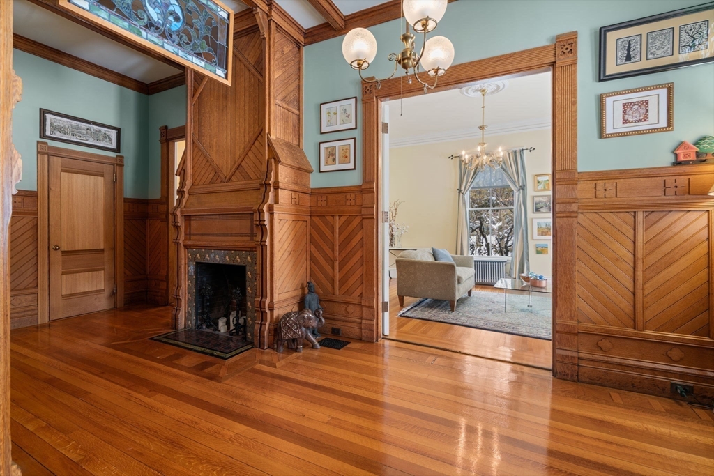 327 Franklin Street Newton, MA 02458 - Photo 8 of 37