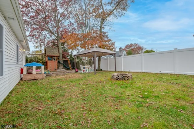 a view of outdoor space yard and deck