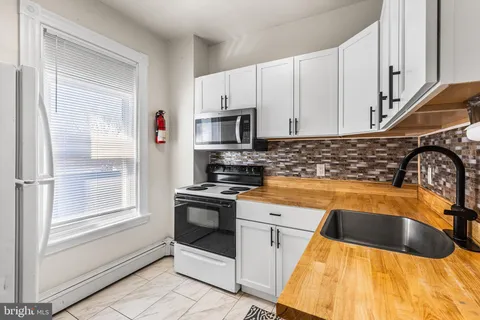 $379,900 | 1001 West High Street, Pottstown, PA 19464