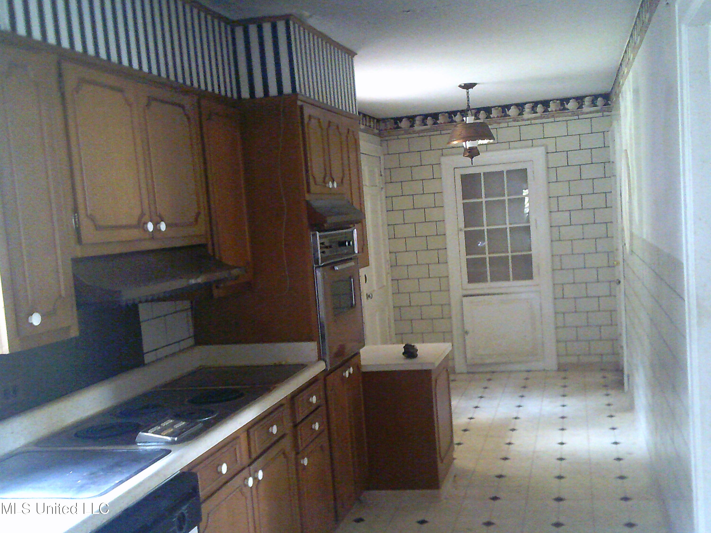 1503 North Madison Street Corinth, MS 38834 - Photo 5 of 17 kitchen