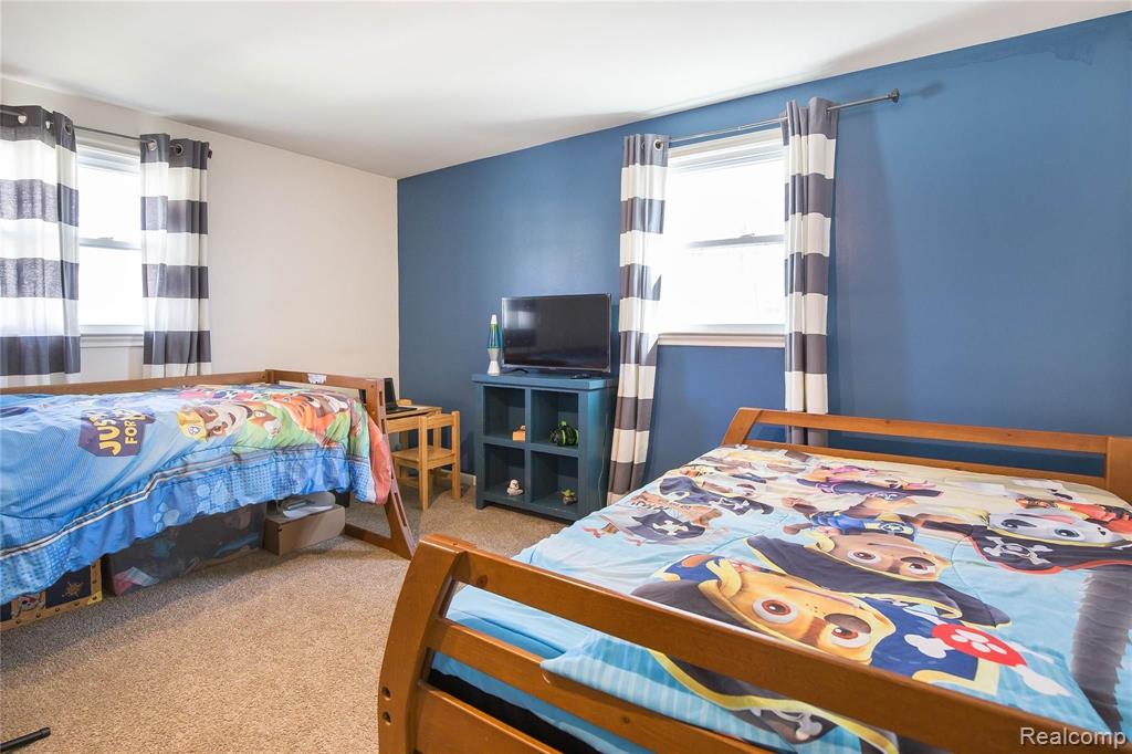 32339 Bonnet Hill Road Farmington Hills, MI 48334 - Photo 19 of 28