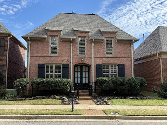 $570,000 | 2006 West Arden Oaks Drive, Memphis, TN 38139