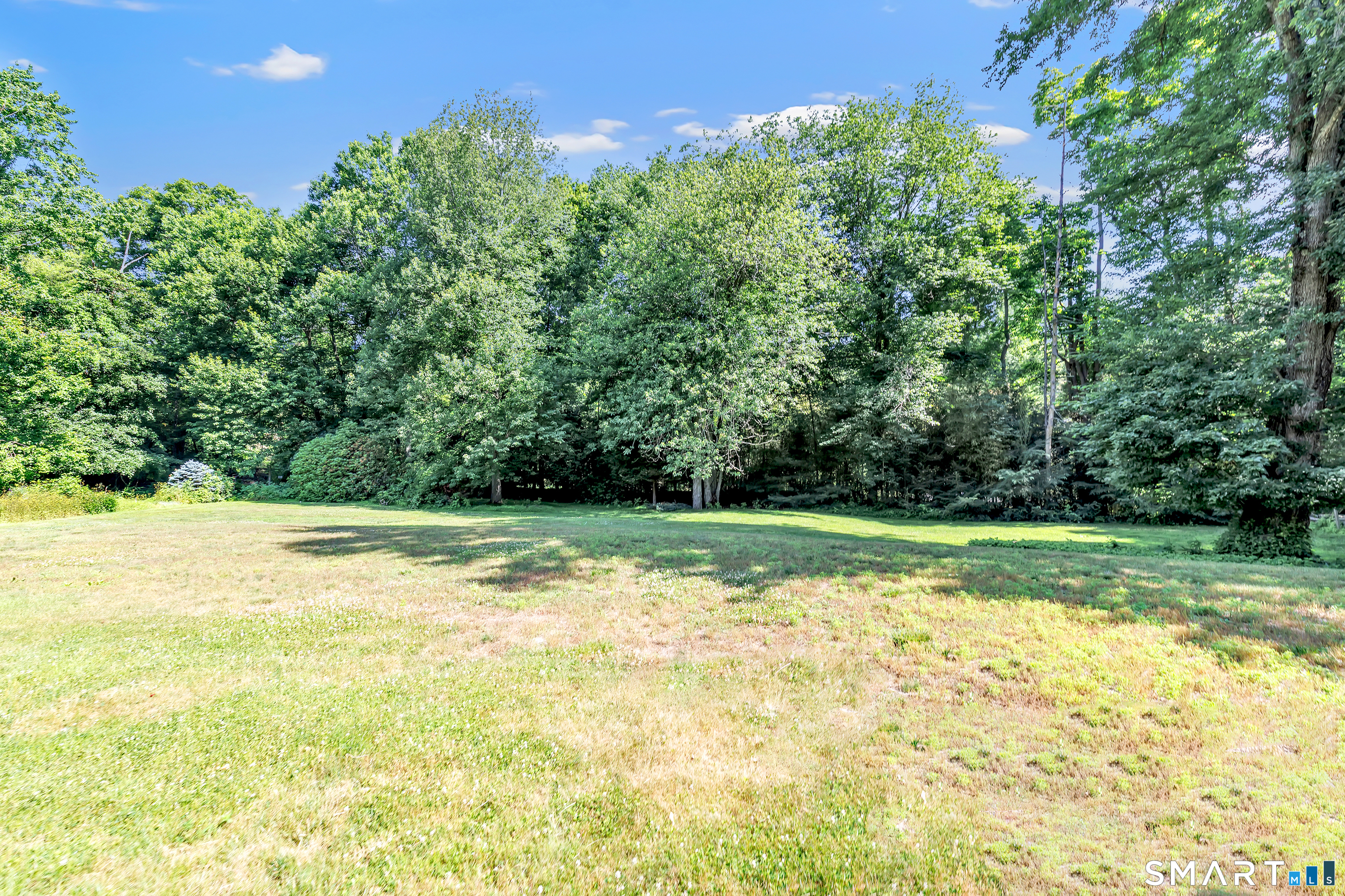 379 Waverly Road Shelton, CT 06484 - Photo 5 of 40