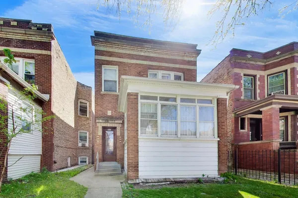 $599,999 | 4925 North Troy Street, Chicago, IL 60625
