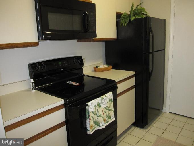 5590 Vantage Point Road, Unit 7 Columbia, MD 21044 - Photo 9 of 11 Kitchen #2