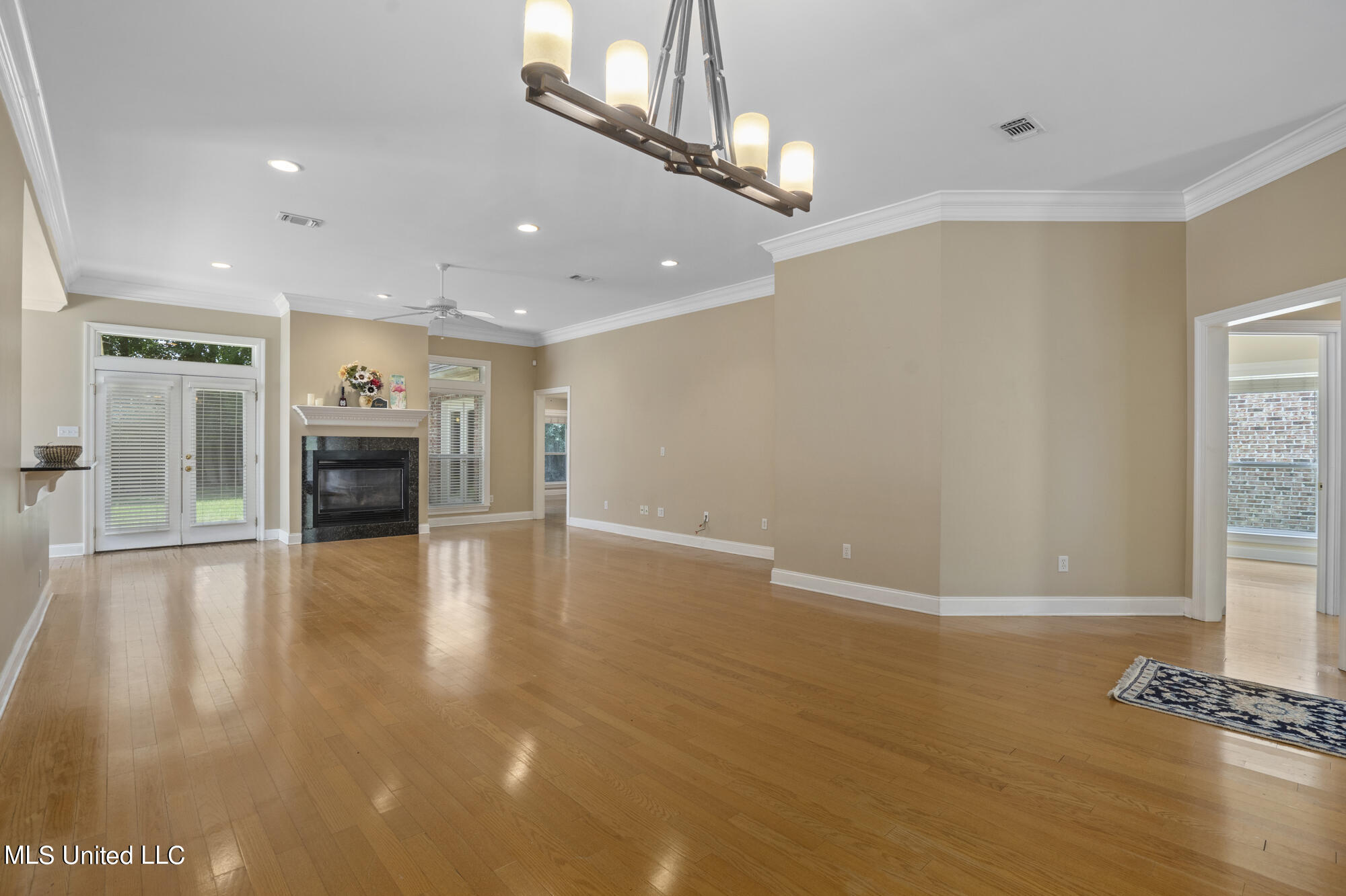 2546 Rue Palafox Biloxi, MS 39531 - Photo 6 of 24 ghubphoto_011