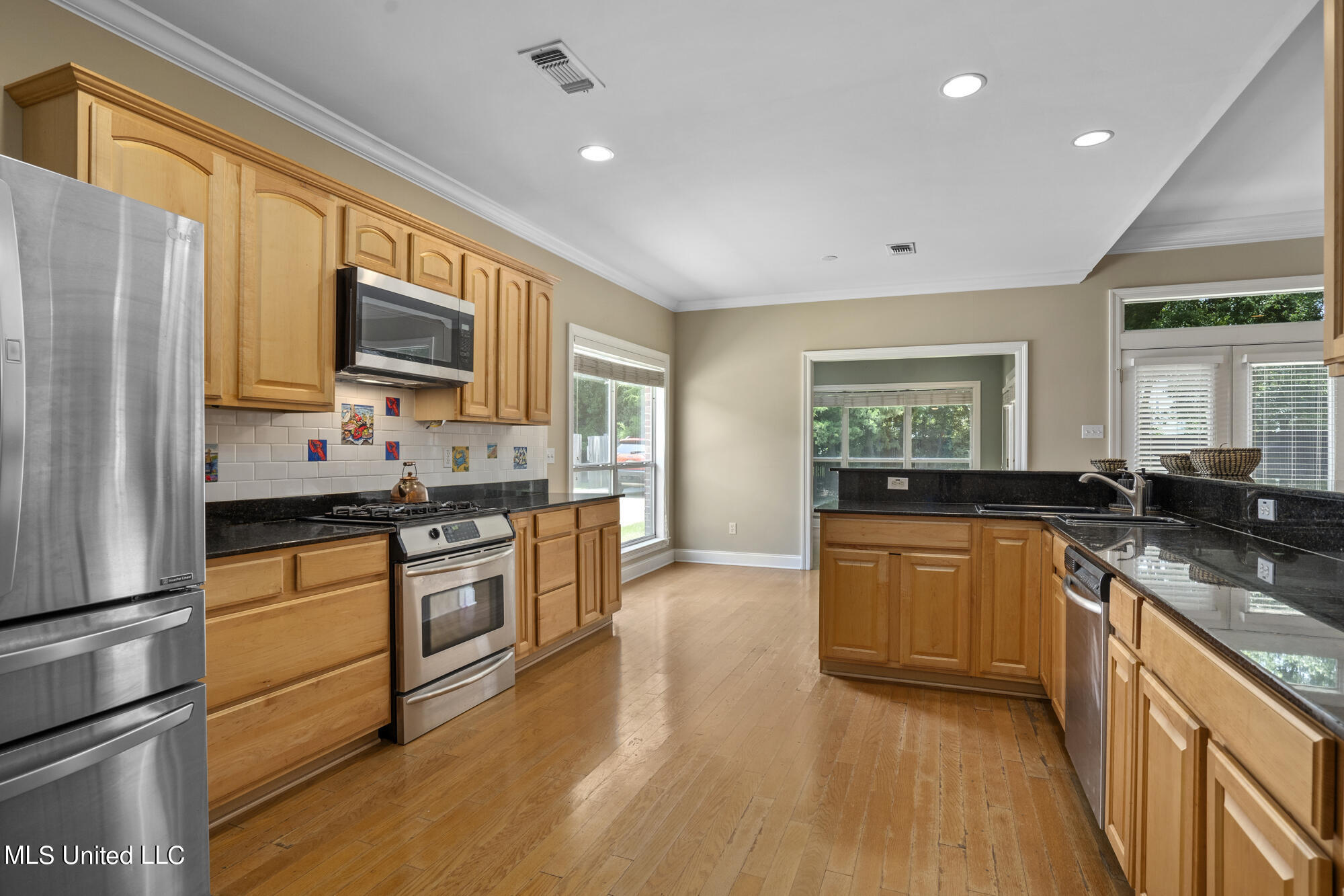 2546 Rue Palafox Biloxi, MS 39531 - Photo 7 of 24 ghubphoto_014