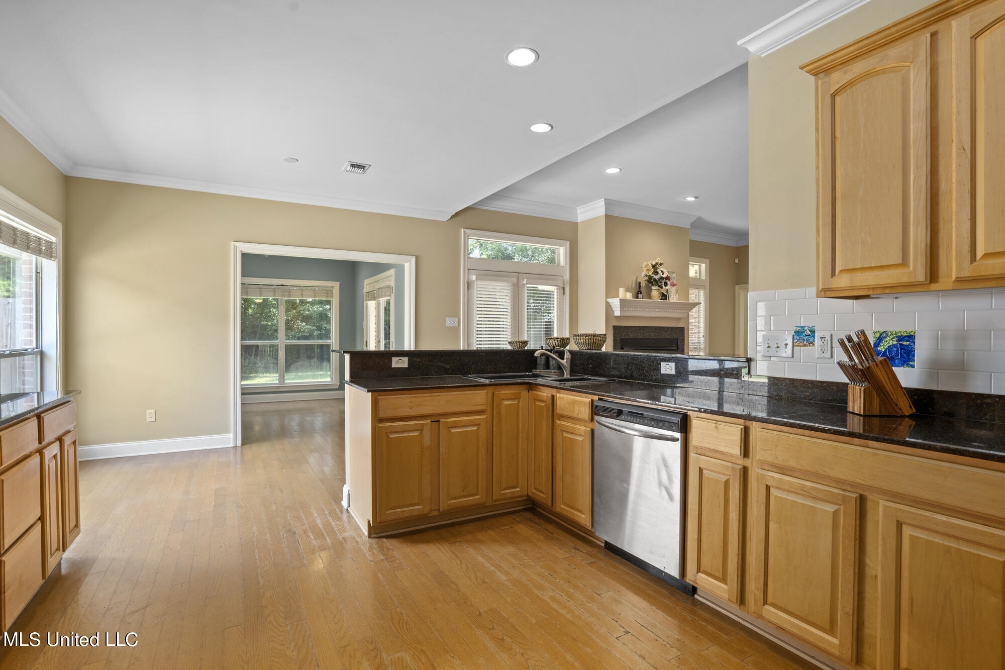 2546 Rue Palafox Biloxi, MS 39531 - Photo 8 of 24 ghubphoto_015