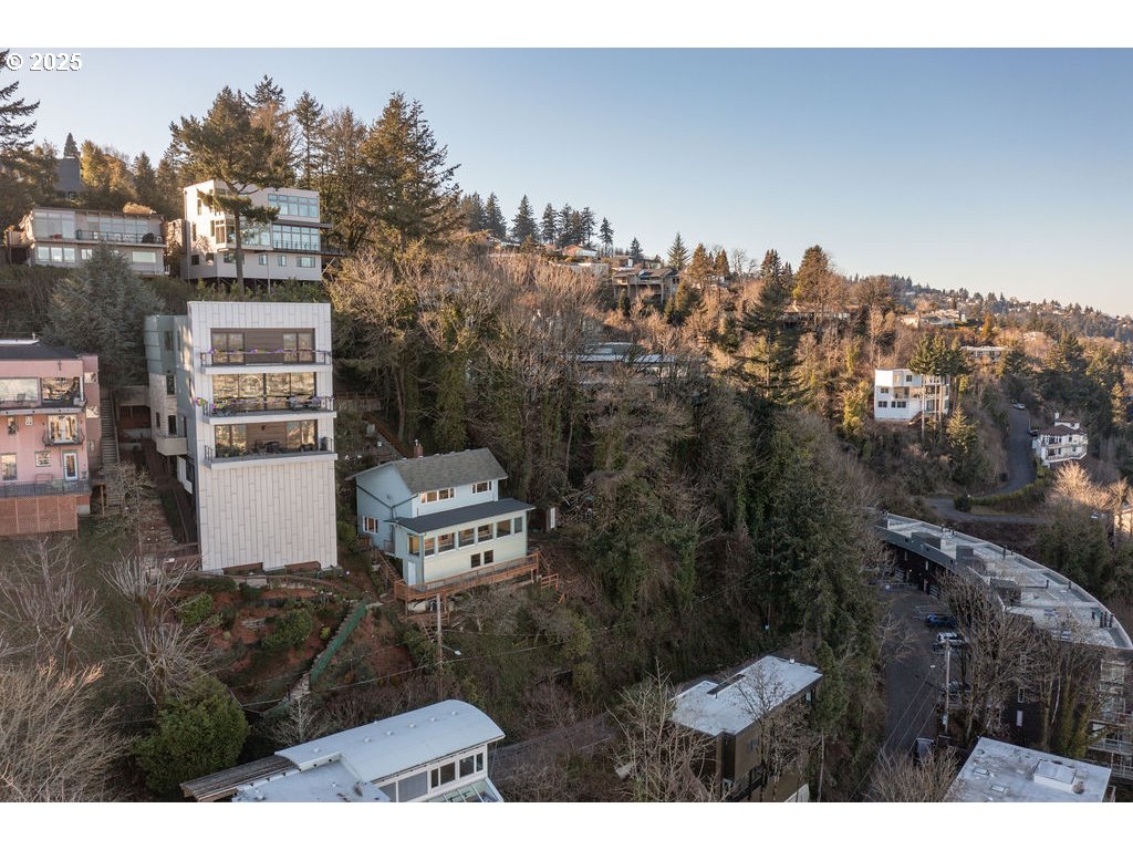 a picture of city view