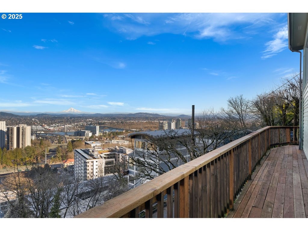 2604 Southwest Buckingham Avenue Portland, OR 97201 - Photo 18 of 32 a view of city from balcony