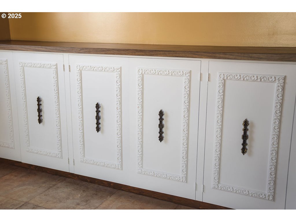 2604 Southwest Buckingham Avenue Portland, OR 97201 - Photo 23 of 32