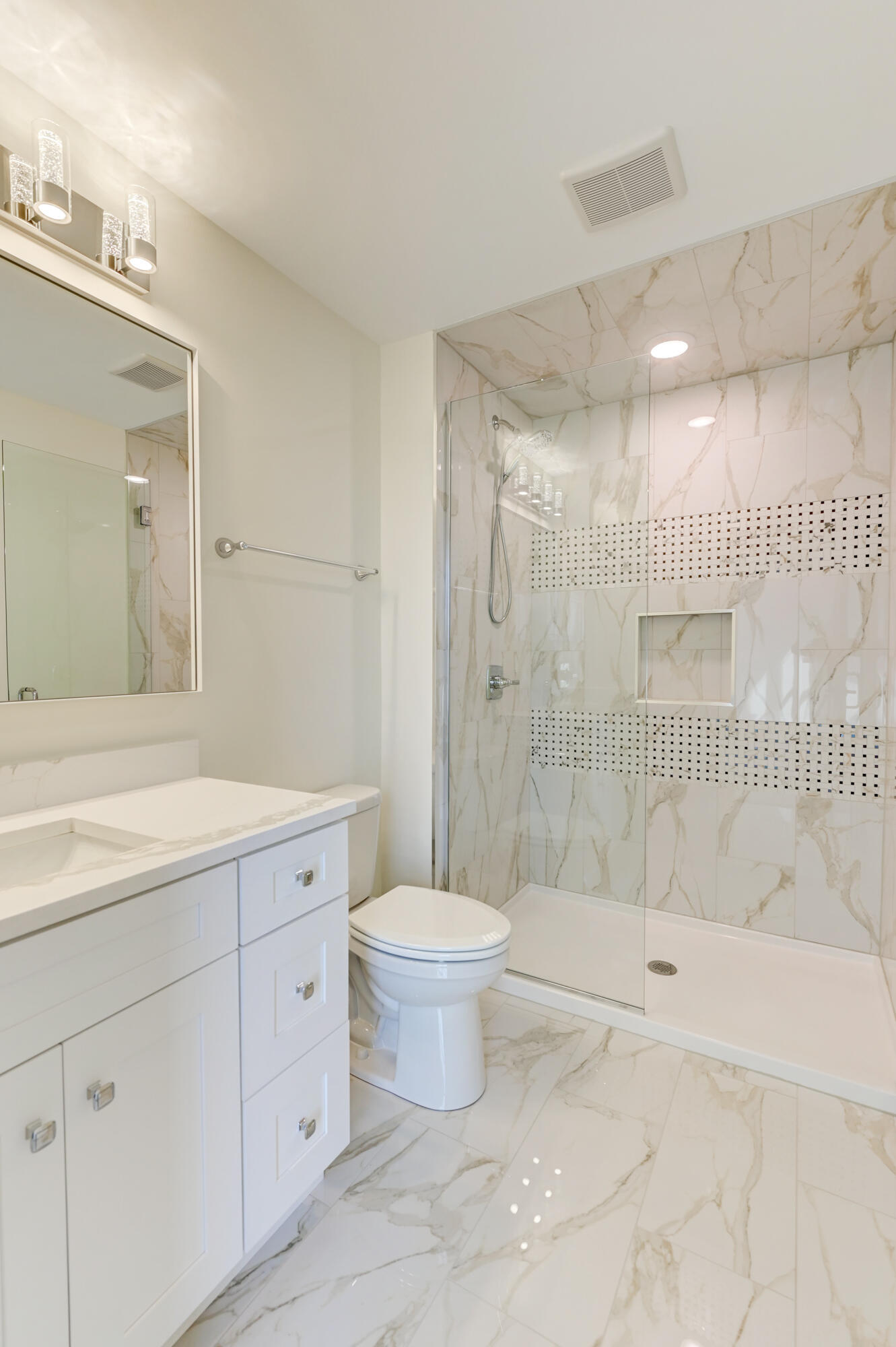 10155 Barbara Lane Munster, IN 46321 - Photo 20 of 36 a bathroom with a sink toilet and shower