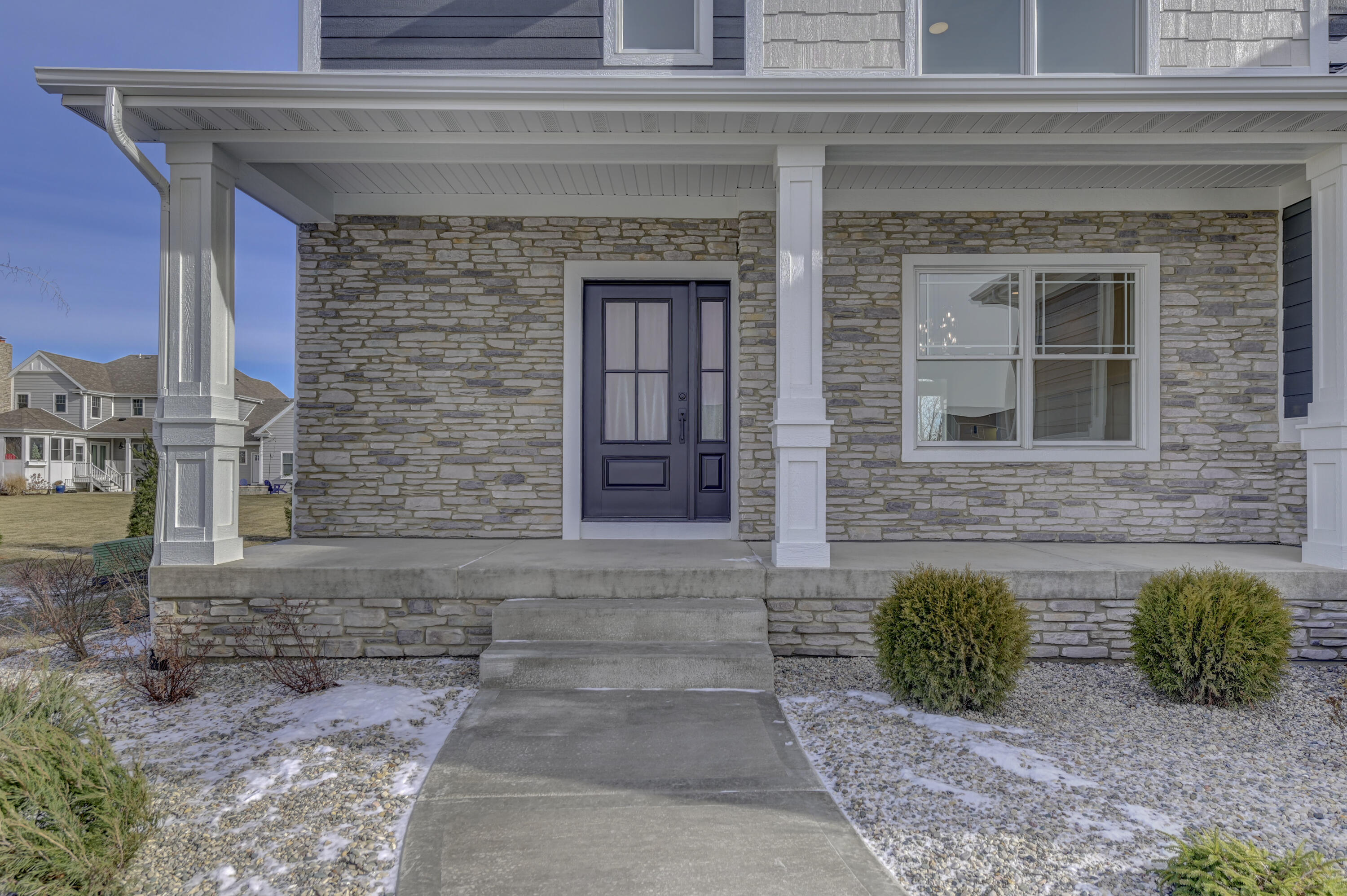 10155 Barbara Lane Munster, IN 46321 - Photo 2 of 36 a front view of a house with garden