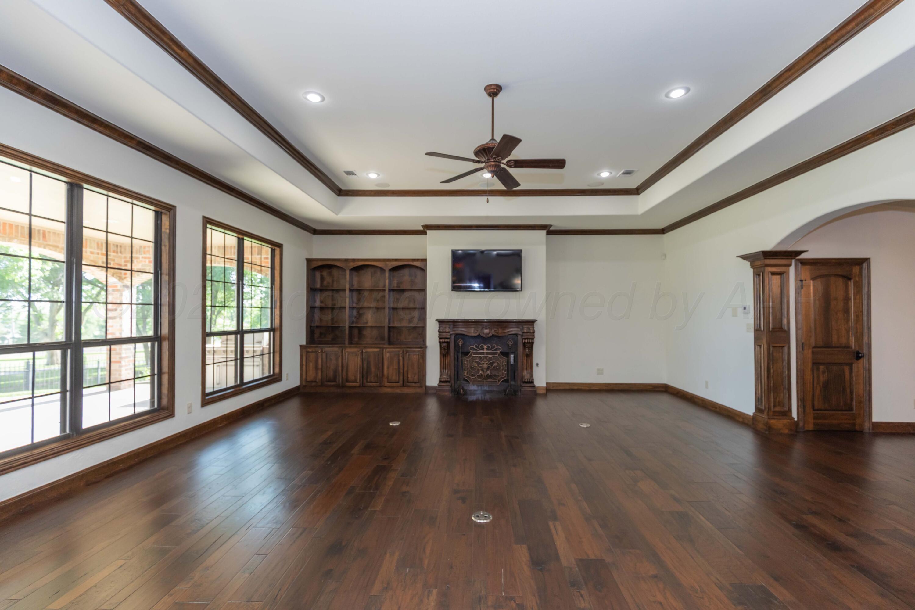 3 Country Club Drive Amarillo, TX 79124 - Photo 13 of 99 LIVING ROOM VIEW 2