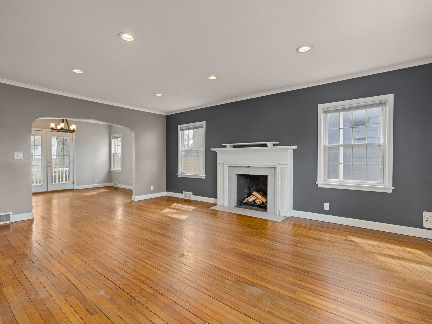 2313 26th Street Rock Island, IL 61201 - Photo 3 of 43