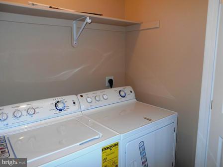 117 Michelle Drive Ranson, WV 25438 - Photo 19 of 24 a utility room with dryer and washer