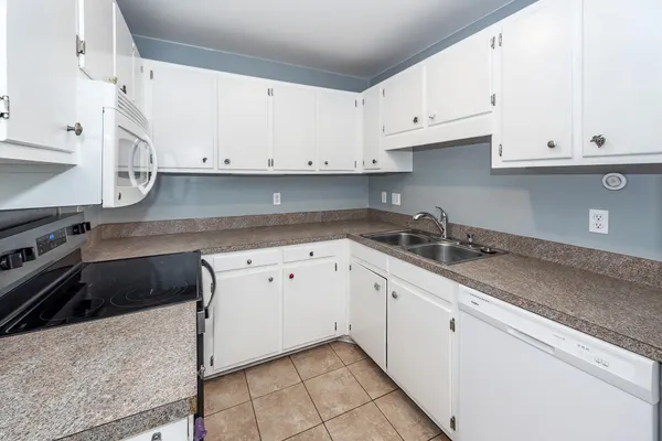 $1,895 | 1154 Julian Clark Road, Charleston, SC 29412