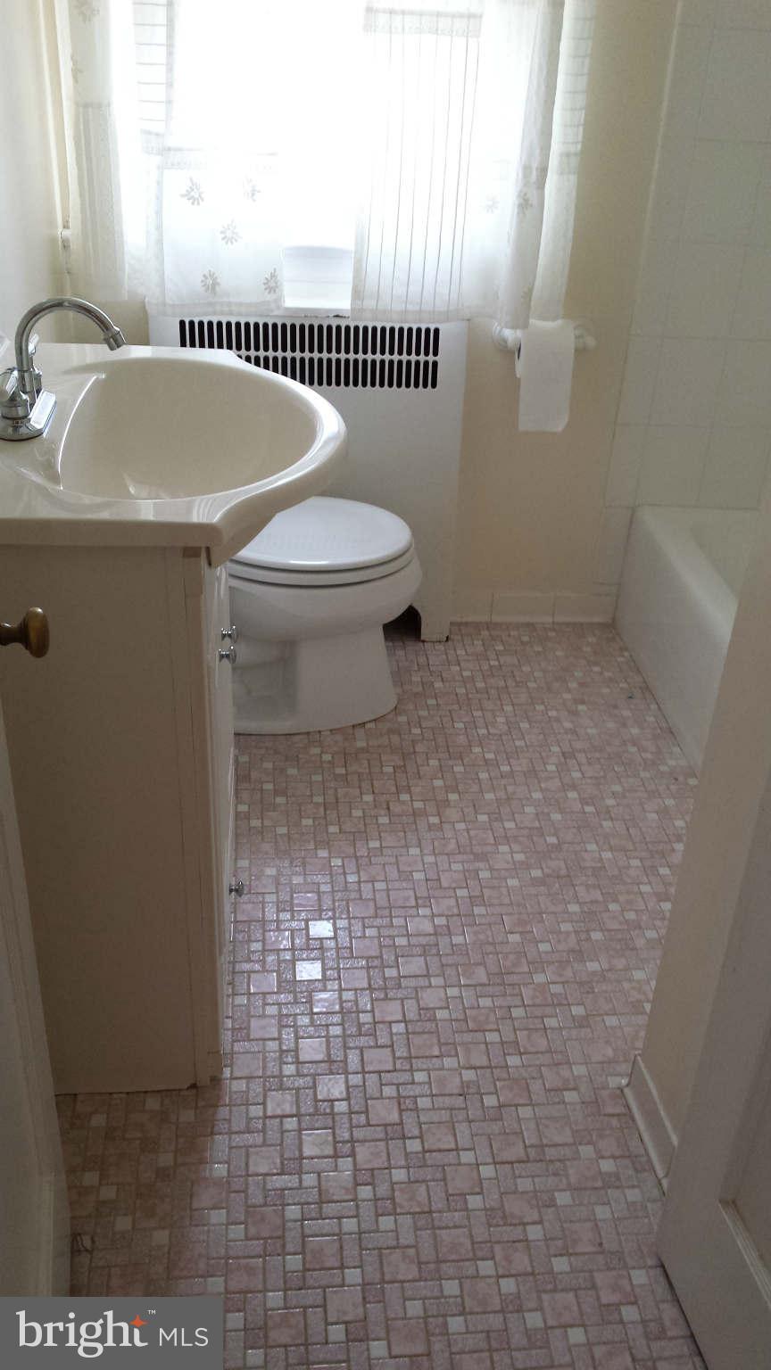 205 Ridge Avenue Baltimore, MD 21286 - Photo 11 of 30 Bath