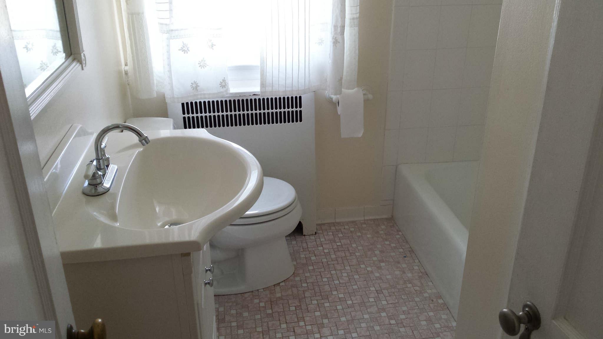 205 Ridge Avenue Baltimore, MD 21286 - Photo 10 of 30 Bath