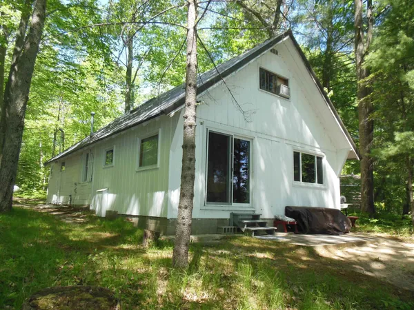 $239,900 | 4760 Harrison Street, Harrison, MI 48625