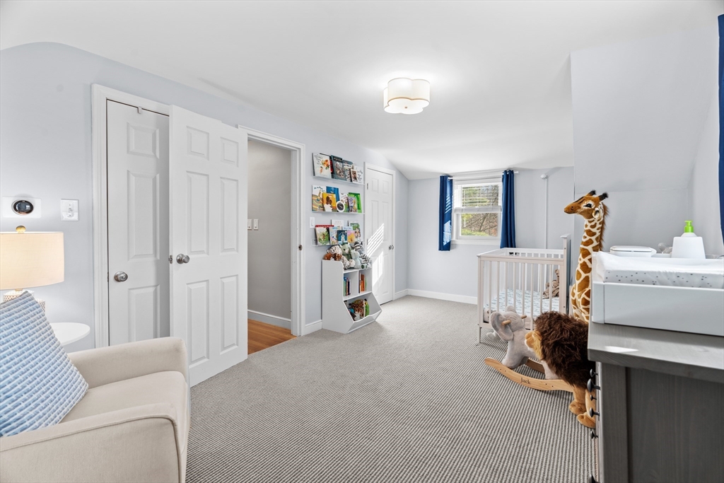 21 Oakvale Road Framingham, MA 01701 - Photo 18 of 42 a view of a livingroom with a workspace