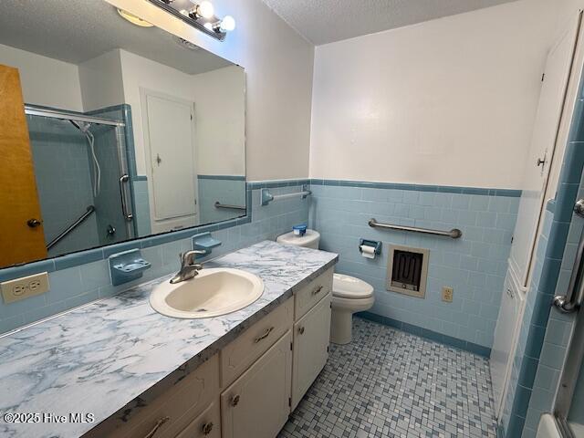 1060 Taylor Road Chocowinity, NC 27817 - Photo 13 of 23 Hallway Bath