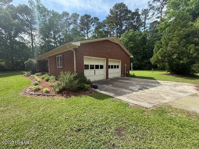 1060 Taylor Road Chocowinity, NC 27817 - Photo 20 of 23 Garage