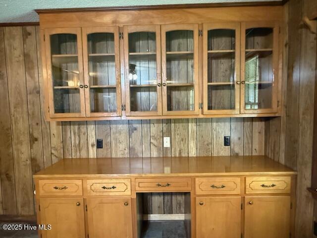 1060 Taylor Road Chocowinity, NC 27817 - Photo 6 of 23 Built-Ins