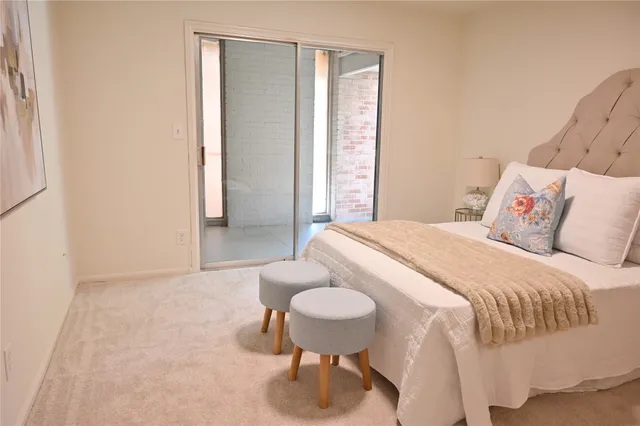 $189,900 | 624 South Ripple Creek Drive, Unit 624, Houston, TX 77057