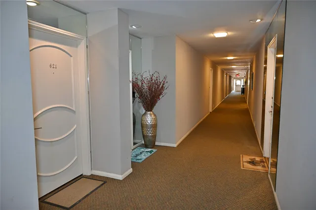 $189,900 | 624 South Ripple Creek Drive, Unit 624, Houston, TX 77057